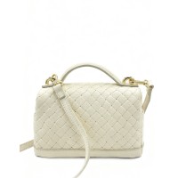 Borsa a Tracolla in Pelle Intrecciata Avorio – Lusso Minimalista con Dettagli Dorati
