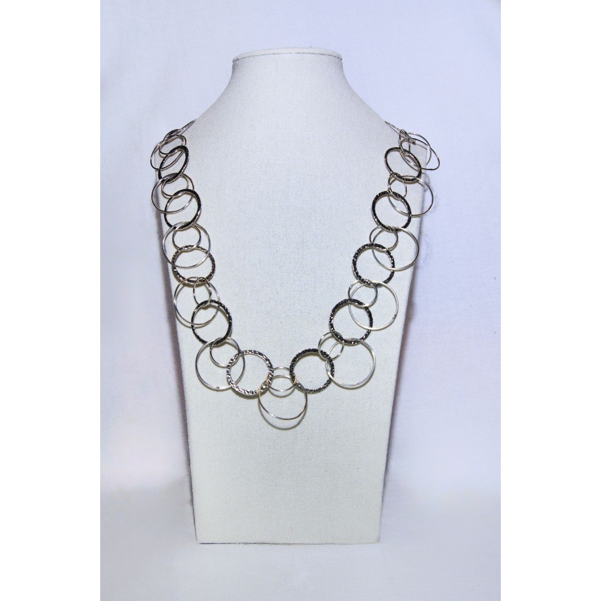 NECKLACE WITH CIRCLES